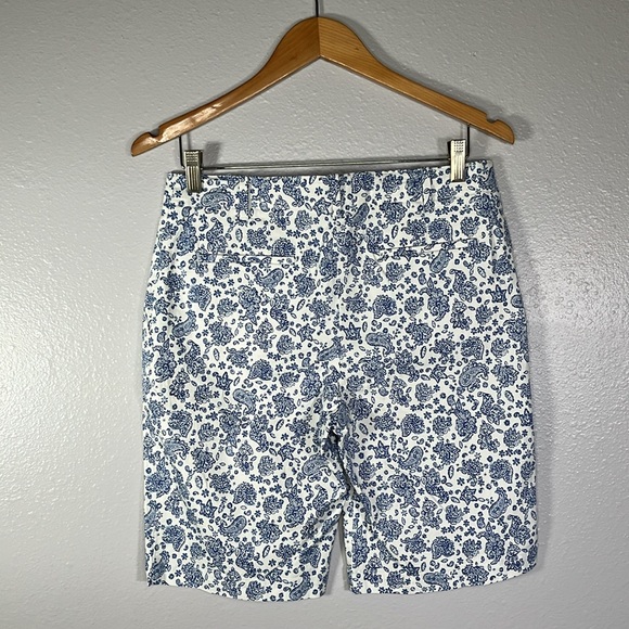 Talbots Blue White Floral Paisley Shorts sz 6 | Coastal preppy brunch casual - Picture 2 of 8